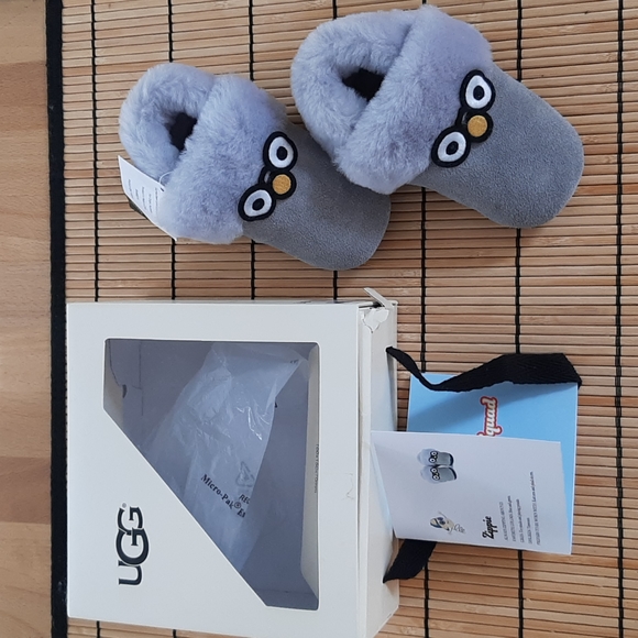 NWT, Infant UGG I Zippie Owl Eye Booties, SZ 4-5 or 12-18 mos - Picture 1 of 9